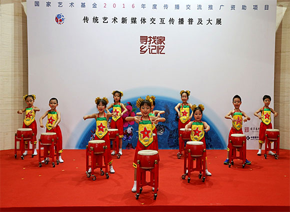 少儿传统艺术表演:北京市第一幼儿园《快乐的堂鼓》